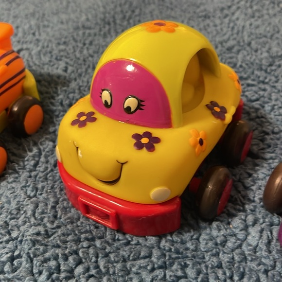 My B Toys by Toysmith Mini Pull-Back Friction Cars - Picture 4 of 6